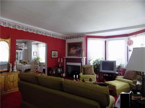102 Custer Ave, Vandergrift, PA 15690 photo 2