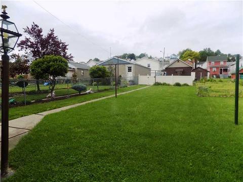 421 Longfellow St, Vandergrift, PA 15690 photo 12