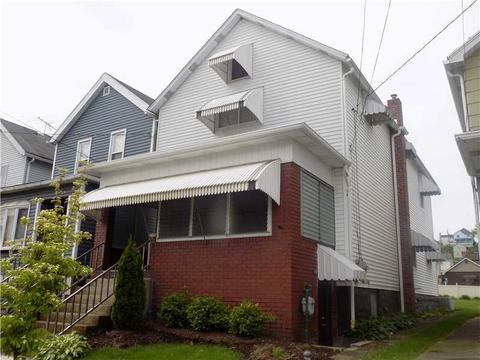421 Longfellow St, Vandergrift, PA 15690 photo 2
