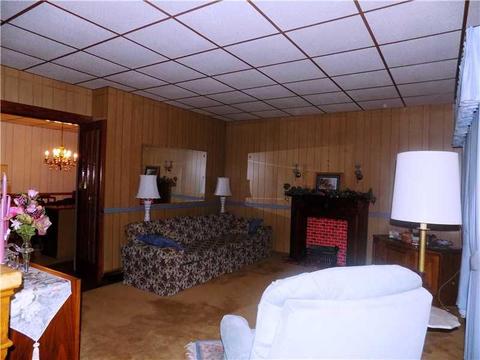 421 Longfellow St, Vandergrift, PA 15690 photo 7