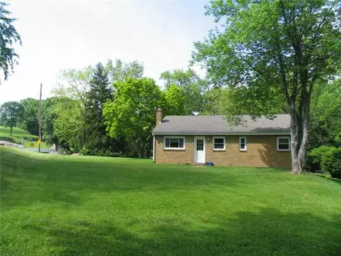 259 Forest Dr, Irwin, PA 15642 photo 3