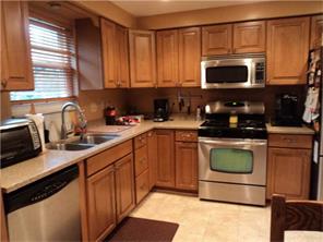 14351 Jonathan Dr, Irwin, PA 15642 photo 2