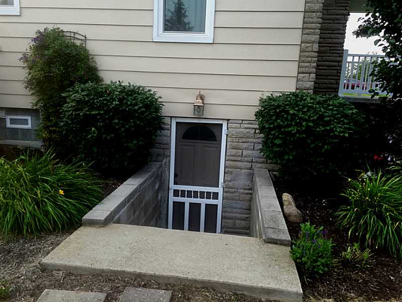 1324 Chestnut St, Monaca, PA 15061 photo 1
