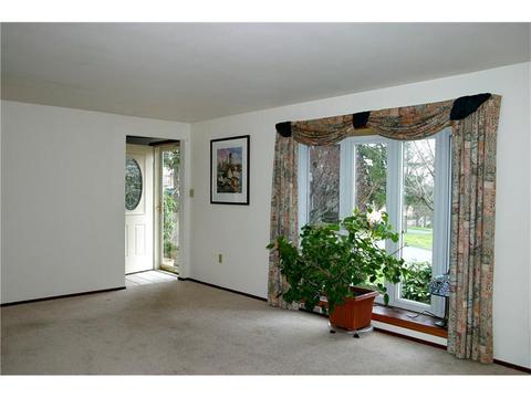 130 Adele Rd, Pittsburgh, PA 15237 photo 2