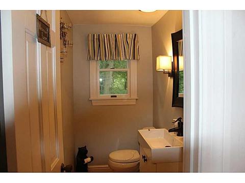 116 Heath Dr, Economy, PA 15005 photo 9