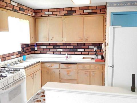 511 Regency Dr, Pittsburgh, PA 15239 photo 2