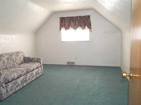 511 Regency Dr, Pittsburgh, PA 15239 photo 8