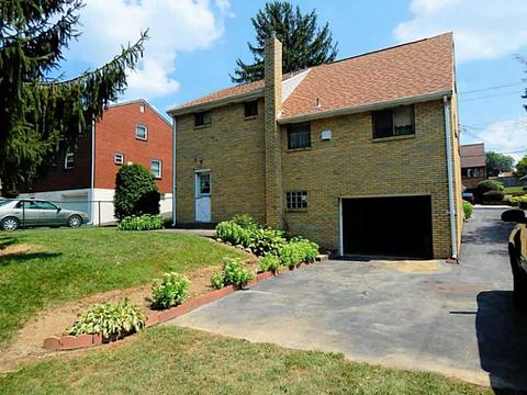 511 Regency Dr, Pittsburgh, PA 15239 photo 10