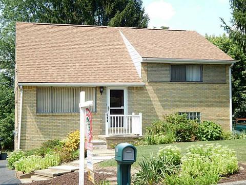 511 Regency Dr, Pittsburgh, PA 15239 photo 1