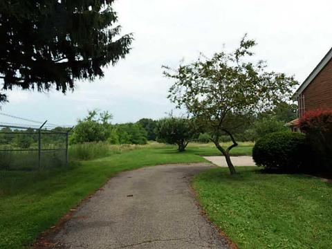 4621 E State St, Hermitage, PA 16148 photo 2