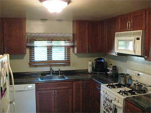 9976 Mcclellan St, Irwin, PA 15642 photo 2