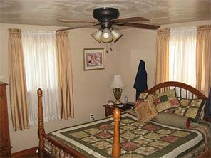 9976 Mcclellan St, Irwin, PA 15642 photo 4