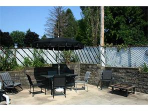 1801 Ivanhoe Dr, Irwin, PA 15642 photo 5