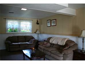 1801 Ivanhoe Dr, Irwin, PA 15642 photo 7