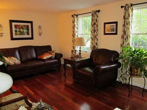 8 Mallard Ct, Export, PA 15632 photo 3