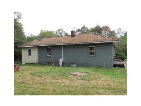 2438 Vanderbilt St, Commodore, PA 15729 photo 2