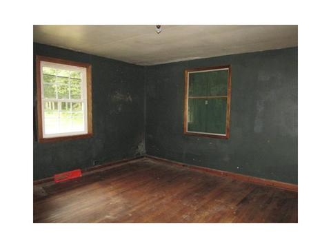 2438 Vanderbilt St, Commodore, PA 15729 photo 10