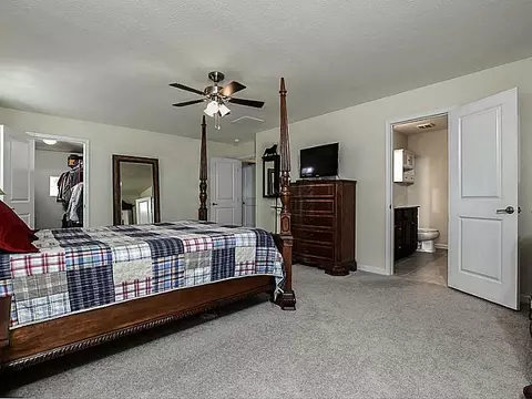 159 Cimarron Dr, Coraopolis, PA 15108 photo 9
