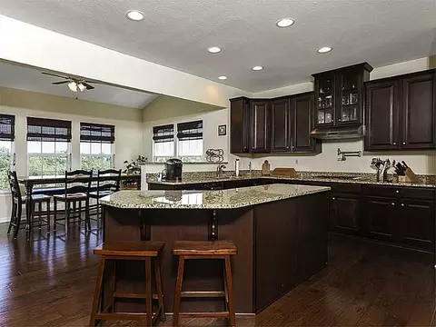159 Cimarron Dr, Coraopolis, PA 15108 photo 2