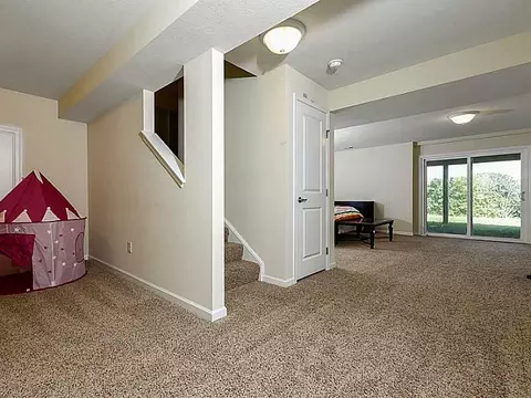 159 Cimarron Dr, Coraopolis, PA 15108 photo 18
