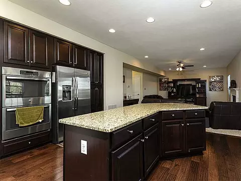 159 Cimarron Dr, Coraopolis, PA 15108 photo 4