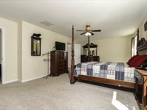 159 Cimarron Dr, Coraopolis, PA 15108 photo 8