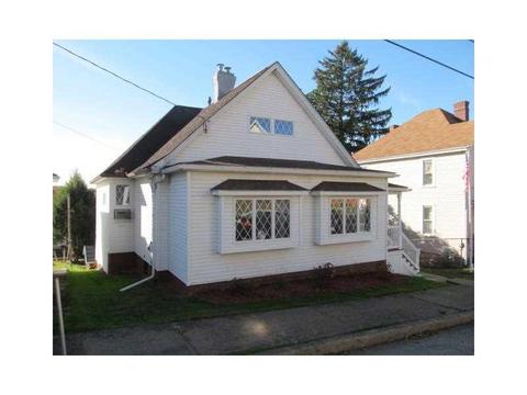 213 Painter St, Everson, PA 15631 photo 3