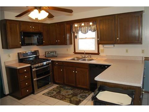 108 Clearview Ct, Irwin, PA 15642 photo 3