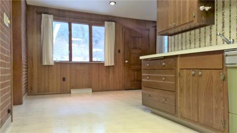 4933 Simmons Cir, Export, PA 15632 photo 8