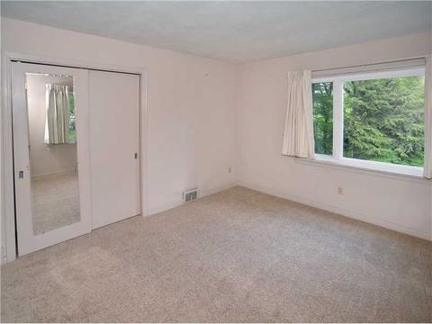 4933 Simmons Cir, Export, PA 15632 photo 13