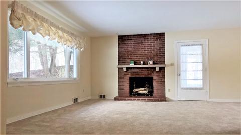 4933 Simmons Cir, Export, PA 15632 photo 4