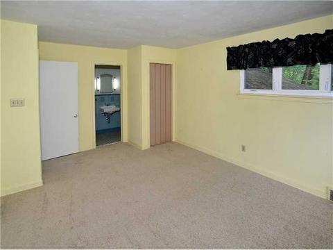 4933 Simmons Cir, Export, PA 15632 photo 10