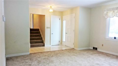 4933 Simmons Cir, Export, PA 15632 photo 3