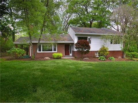 4933 Simmons Cir, Export, PA 15632 photo 1