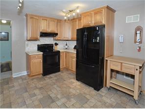5750 Evans Rd, Export, PA 15632 photo 3