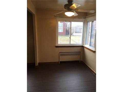 435 Halcomb, Clairton, PA 15025 photo 6