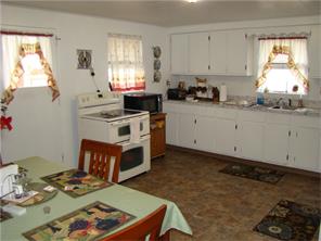 24 Broadway Ave, Irwin, PA 15642 photo 4