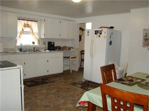 24 Broadway Ave, Irwin, PA 15642 photo 3