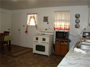 24 Broadway Ave, Irwin, PA 15642 photo 5