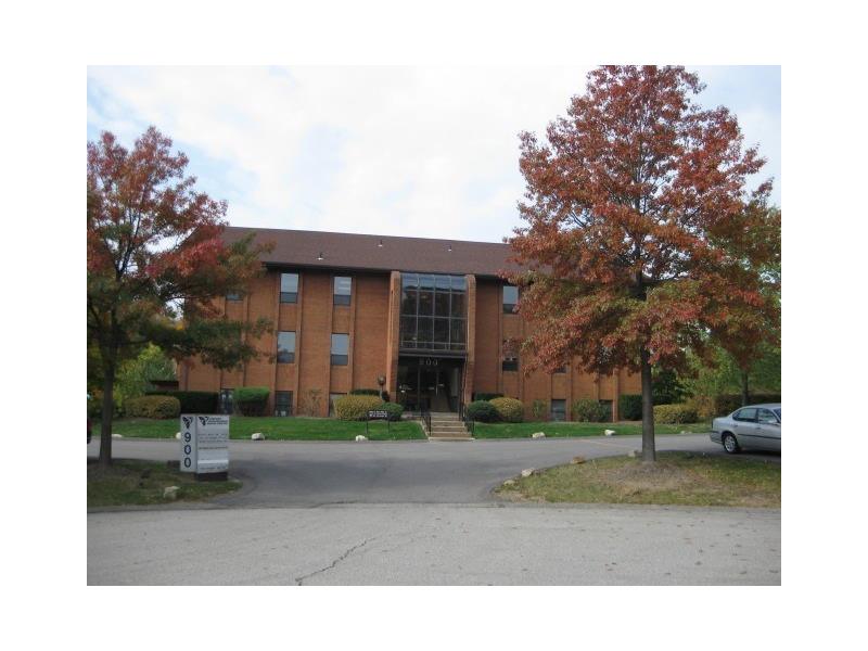 900 Commerce Dr, Coraopolis, PA 15108 photo 1