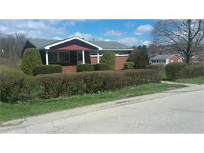 13705 St Clair Dr, Irwin, PA 15642 photo 2