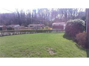 13705 St Clair Dr, Irwin, PA 15642 photo 4