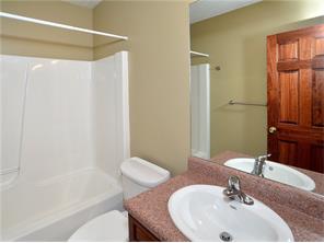 10000 Cobblestone Dr, Irwin, PA 15642 photo 21
