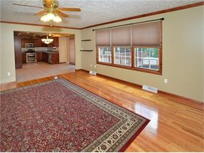 10000 Cobblestone Dr, Irwin, PA 15642 photo 7