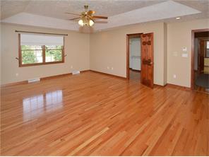 10000 Cobblestone Dr, Irwin, PA 15642 photo 14