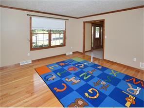 10000 Cobblestone Dr, Irwin, PA 15642 photo 9