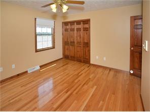 10000 Cobblestone Dr, Irwin, PA 15642 photo 17