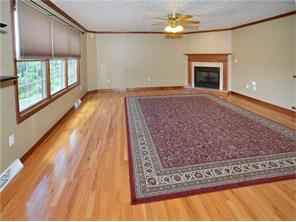 10000 Cobblestone Dr, Irwin, PA 15642 photo 8