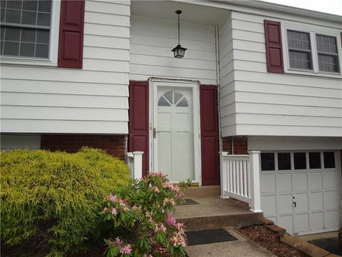 116 Windsor Dr, Irwin, PA 15642 photo 2
