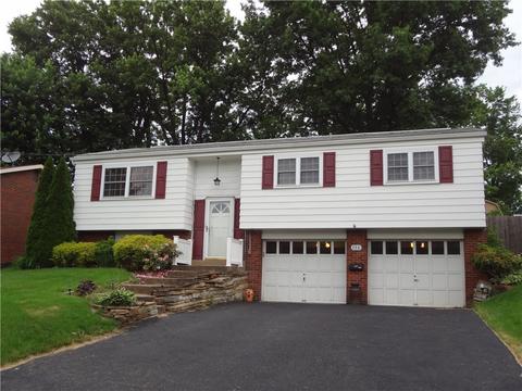 116 Windsor Dr, Irwin, PA 15642 photo 1